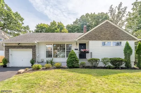 5 Oak Crest Rd, West Orange, NJ 07052
