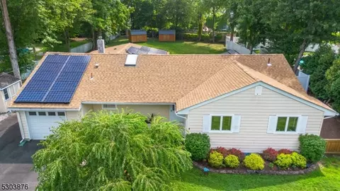 32 Glenroy Rd S, Fairfield, NJ 07004