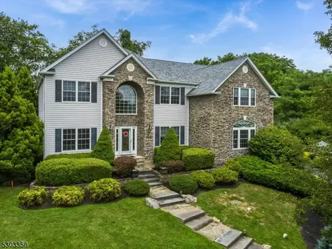 5 Ponderosa Trl, Sparta, NJ 07871