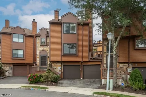 22 Patriot Crossing Ct, Rockaway, NJ 07866
