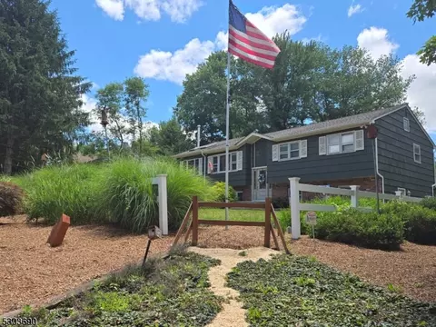 41 Milton Rd, Jefferson, NJ 07438