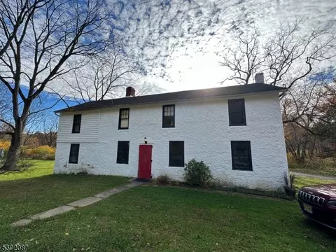 35 W Valley Brook Rd, Washington Twp, NJ 07853