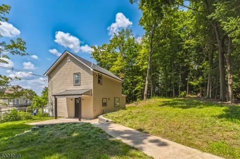 57 Hamburg Ave, Sussex, NJ 07461