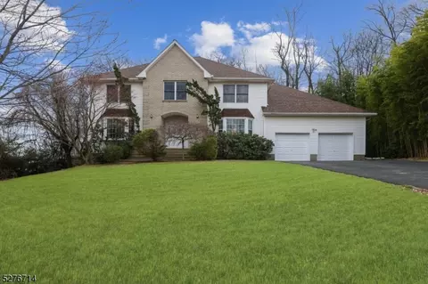 52 Continental Rd, Morris Plains, NJ 07950
