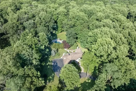 21 N Gate Rd, Mendham Twp, NJ 07945