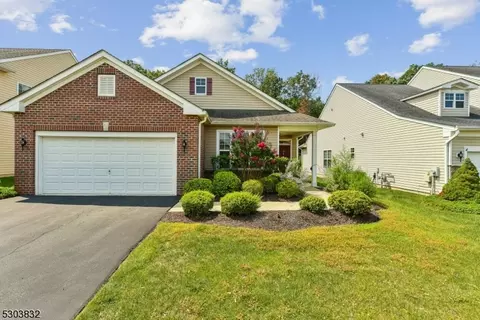 34 Spangenberg Ln, Franklin Twp, NJ 08873