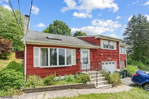 1 Washington Rd, Ogdensburg, NJ 07439