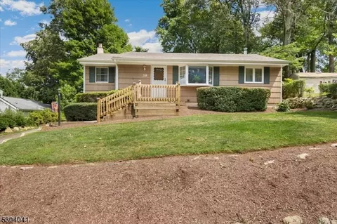 39 Ellen Dr, Rockaway, NJ 07866