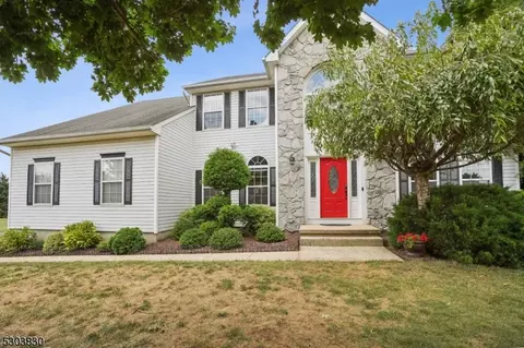 38 Bering Way, Franklin Twp, NJ 08873