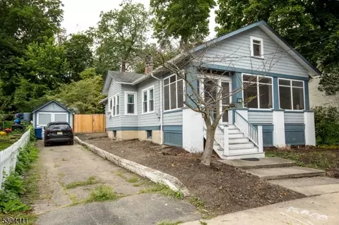 12 Division St, Newton, NJ 07860