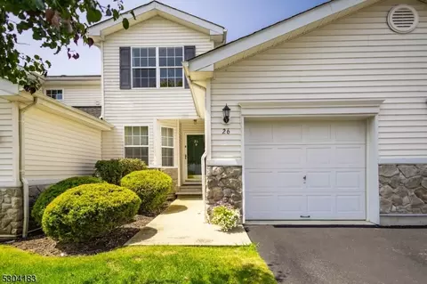 26 Lakeview Dr, Hamburg, NJ 07419