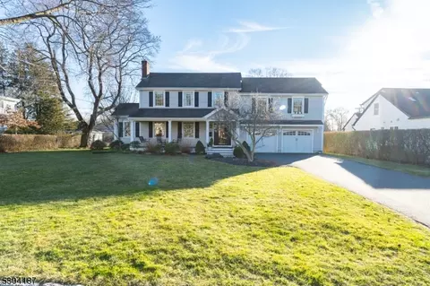 20 Idlewild Dr, Morris Plains, NJ 07950