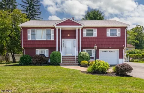 422 Magnolia Ave, Pompton Lakes, NJ 07442