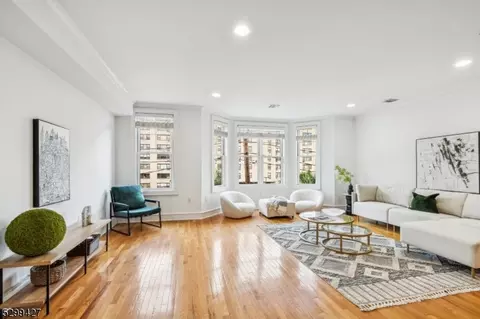 264 5th St #3E, Hoboken, NJ 07030