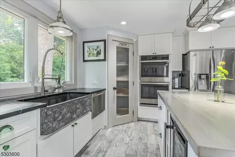 37 Lenape Trl, Wayne, NJ 07470 photo 4