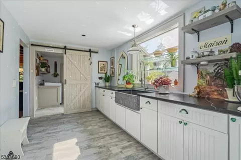 37 Lenape Trl, Wayne, NJ 07470 photo 6