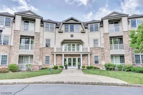 170 Victoria Dr, Bridgewater, NJ 08807