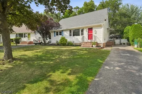 39 Wells Ct, Bloomfield, NJ 07003