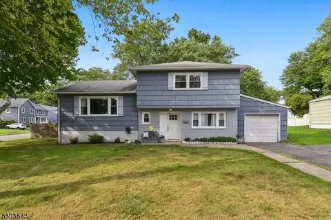 2 Flynn Ter, West Orange, NJ 07052
