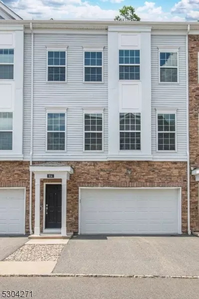 914 Parkview Ln, Rockaway, NJ 07866