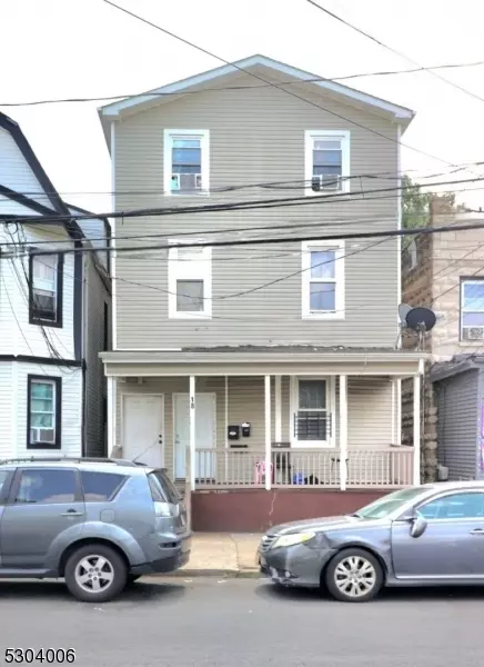 18 Willoughby St, Newark, NJ 07112