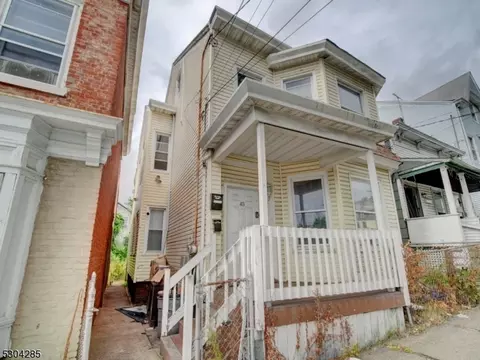43 Haledon Ave, Paterson, NJ 07522