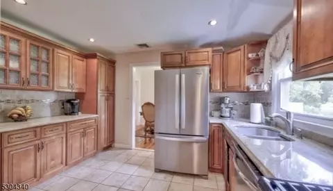 95 Ryerson Ave, Wayne, NJ 07470 photo 3