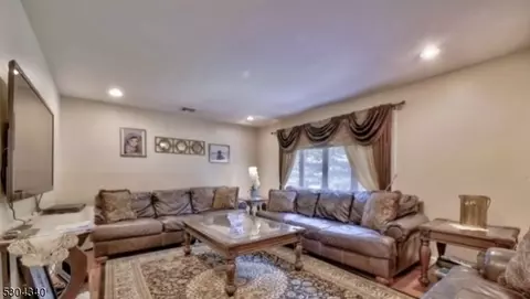 95 Ryerson Ave, Wayne, NJ 07470 photo 9