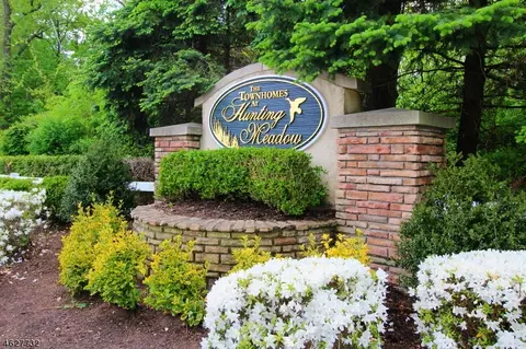 17 Allister Ct, Lincoln Park, NJ 07035