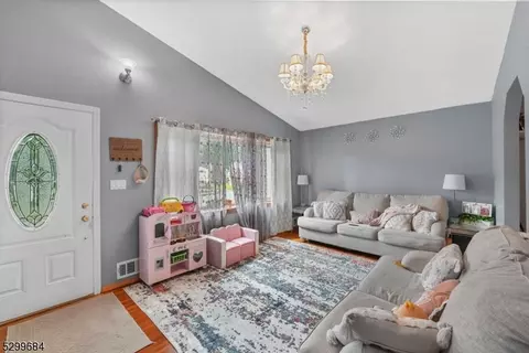 172 Perry St, Dover, NJ 07801 photo 3