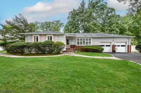 68 Stonehenge Ter, Clark, NJ 07066