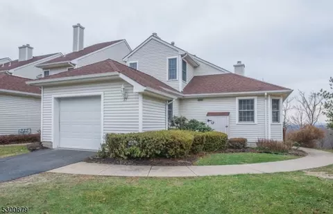 37 Alpine Dr, Lincoln Park, NJ 07035