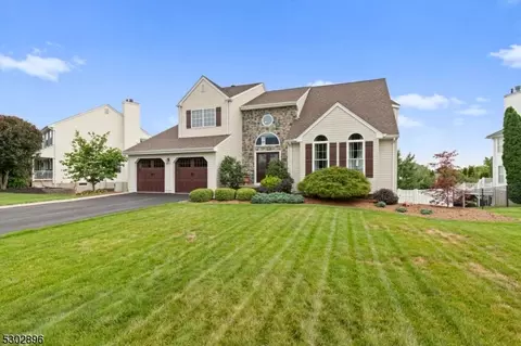 4 Player Pl, Mount Olive, NJ 07836 photo 2