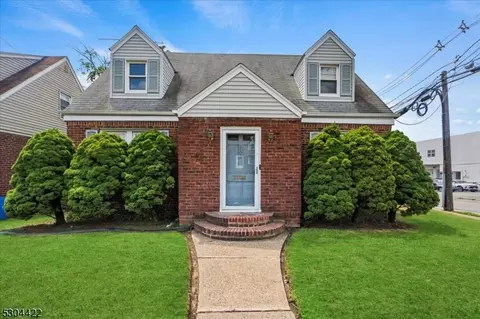 702 Mola Blvd, Elmwood Park, NJ 07407