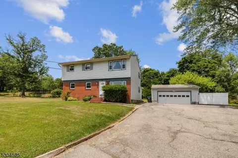 5 Youngs Dr, Flemington, NJ 08822