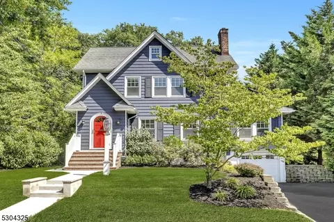 9 Lavina Ct, Summit, NJ 07901