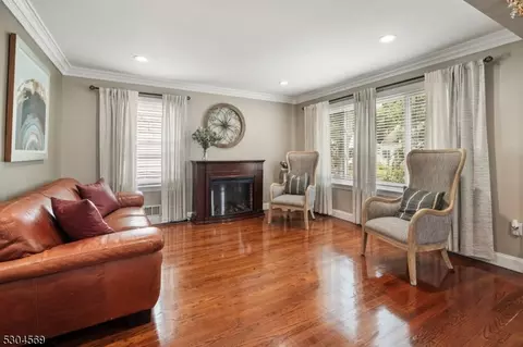 33 Rose Ave, Springfield, NJ 07081 photo 4
