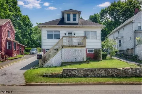 10 Stuart St, Newton, NJ 07860