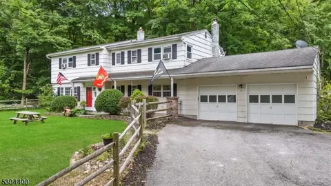 10 Otterhill Ct, Sussex, NJ 07461