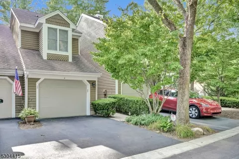 4 Calgery Ln, Bedminster, NJ 07921