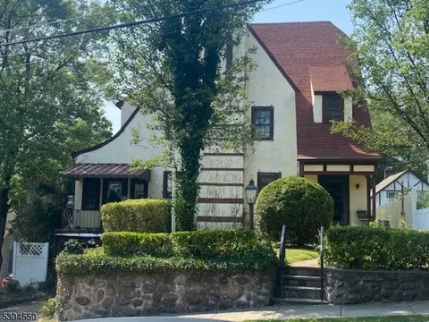 15 Mount Prospect Ave, Dover, NJ 07801
