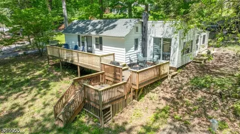 26 Van Syckle Rd, Washington, NJ 07882