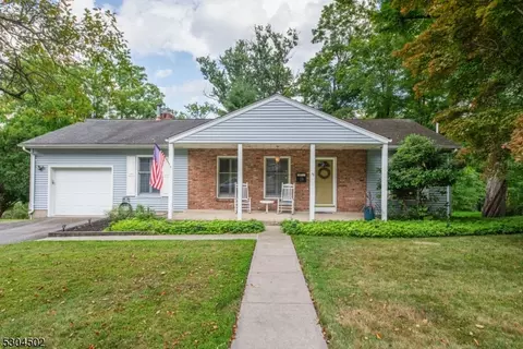 19 Lewis Ln, Sparta, NJ 07871