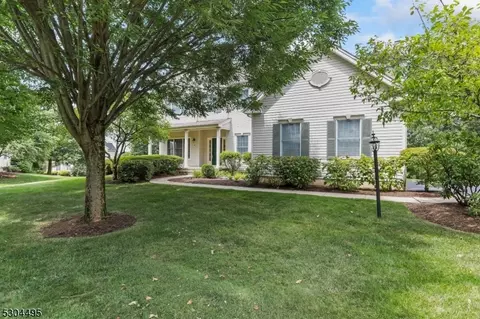 8 Wild Dunes Ct, Montgomery, NJ 08558