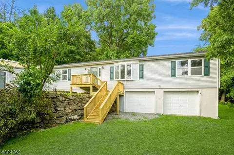 8 Bunnvale Rd, Califon, NJ 07830