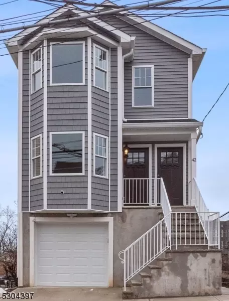 42 Hopper St, Paterson, NJ 07522