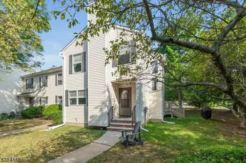 6 Hope Ct, Flemington, NJ 08822