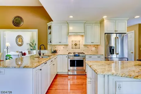 4 Ramapo Trl, Somerville, NJ 08876