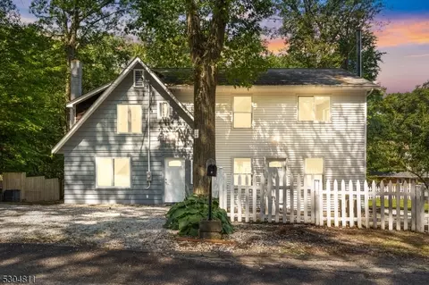 15 Birch Dr E, Vernon Twp, NJ 07422