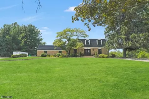 9 Green Hickory Hl, Scotch Plains, NJ 07076